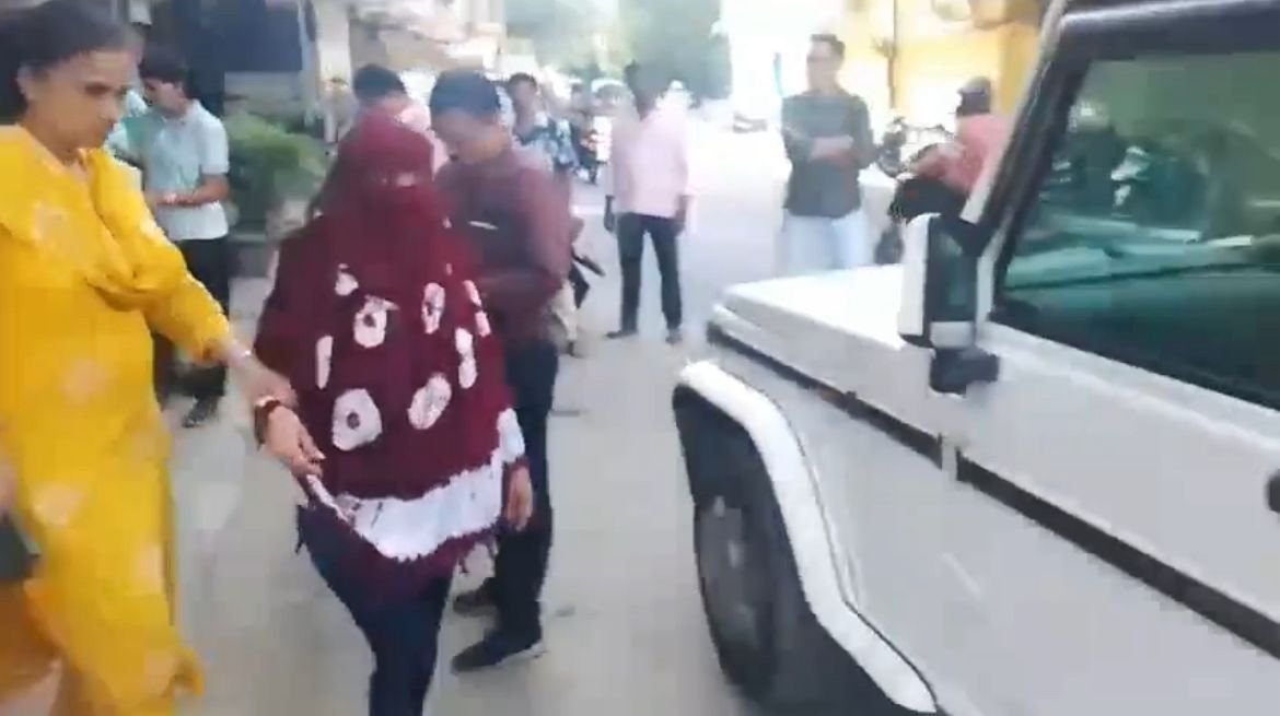  जिस्मफरोशी के लिए ग्राहकों को लडकीया सप्लाई करने वाला एक पुरुष एजेंट गिरफ्तार
